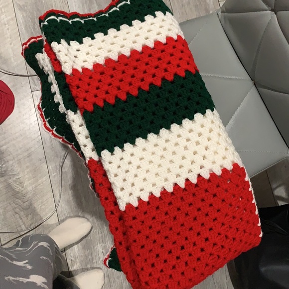 Handmade Crocheted Blanket 🪡🧶🧵 - Picture 3 of 7